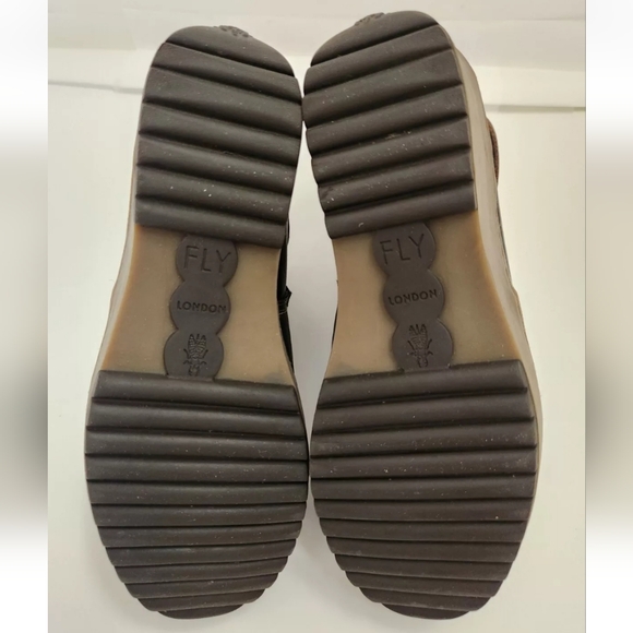 Fly London size 39 leather wedge bootie black tan boot - Picture 11 of 13